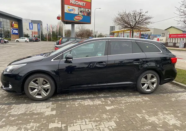 toyota avensis Toyota Avensis cena 28900 przebieg: 297000, rok produkcji 2015 z Łomża